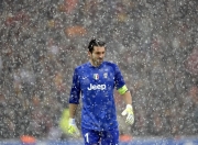 开云体育登录-东决关键战之夜，库尔图瓦防守端锁死对手，铸就传奇时刻