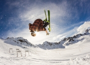 开云官方app入口-若日尼奥点射定乾坤，新西兰粉碎卡塔尔世界杯梦想