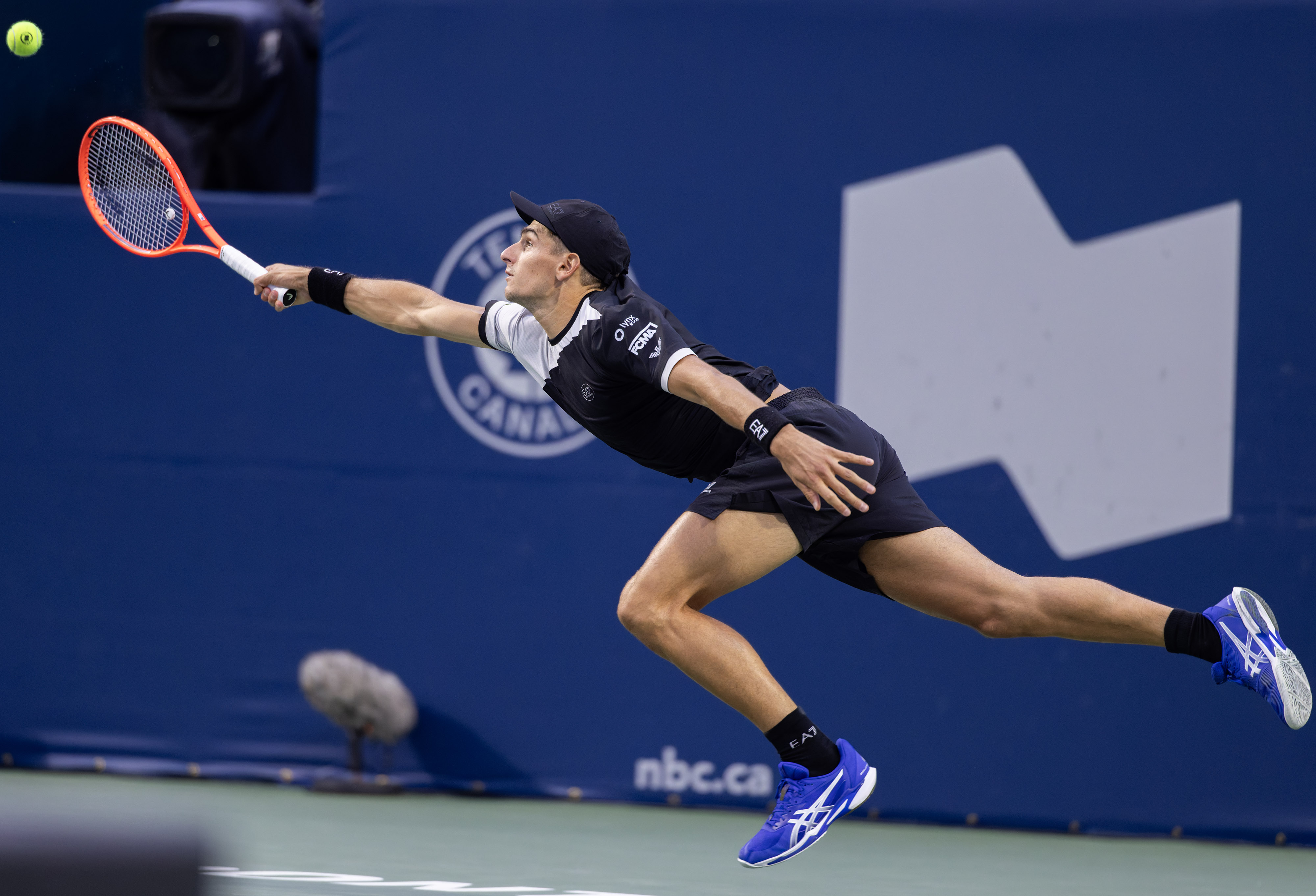 英国网球队绝杀美国网球队,兹维列夫制霸全场的简单介绍 英国网球队绝杀美国网球队,兹维列夫制霸全场的简单介绍