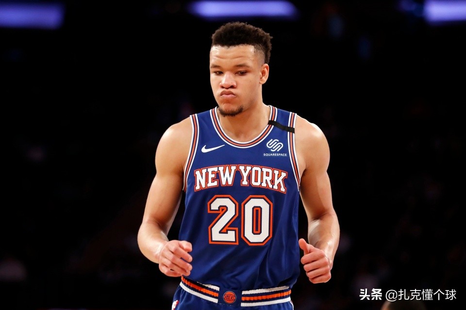 韦罗纳球队新签约球员亮相，赛季起步令人期待的简单介绍