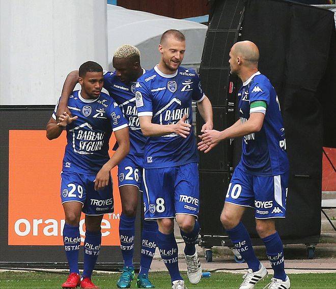 关于切尔西积极备战下一轮比赛，主帅誓言翻盘的信息