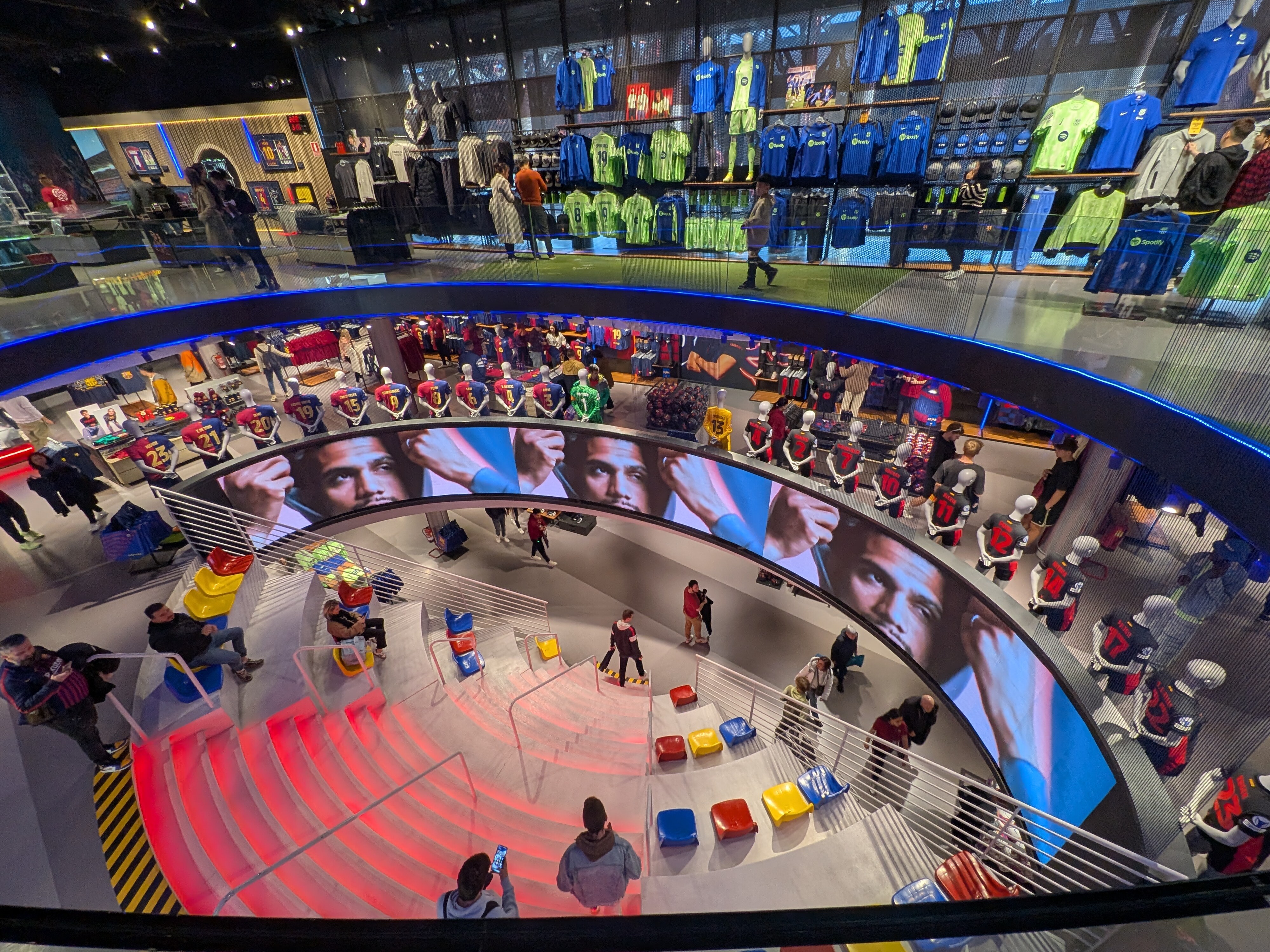 巴塞罗那豪取胜利，敌强我更强的简单介绍