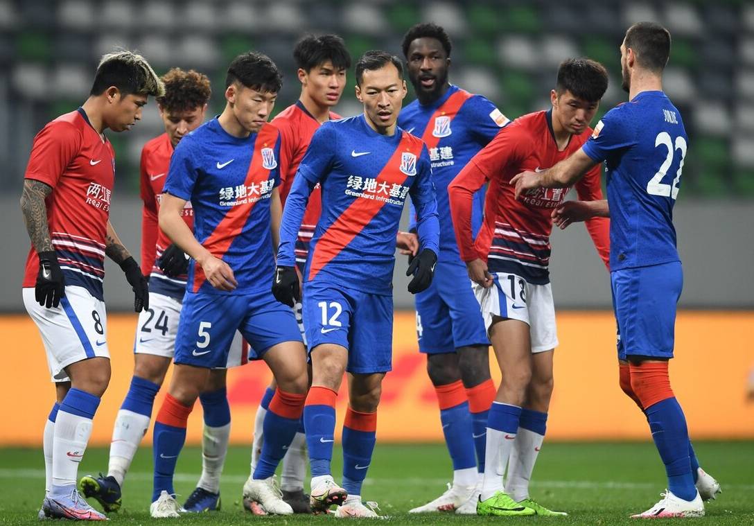 包含上海绿地申花抢得一分，保持彼此分差不变的词条