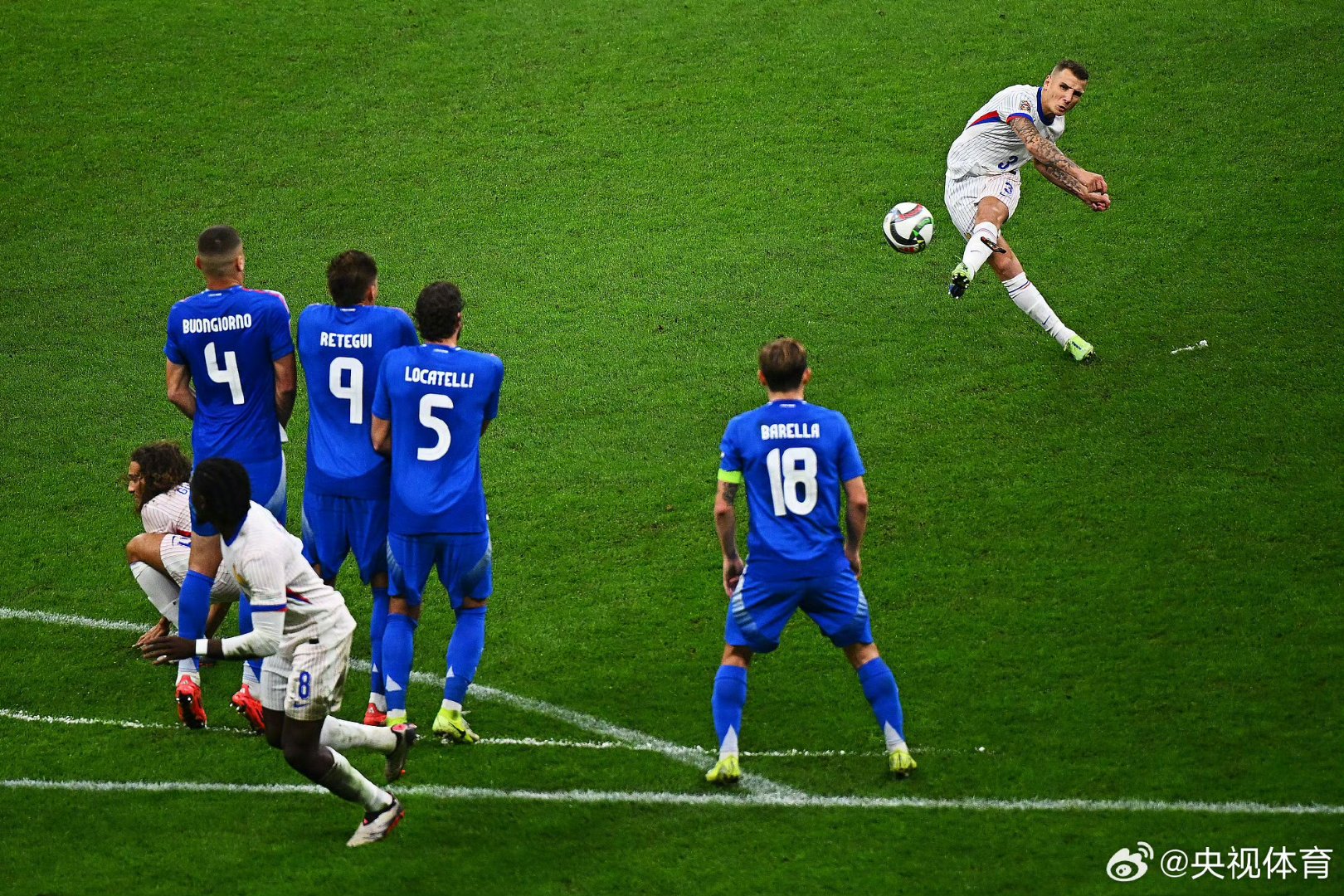 欧洲足球赛事再掀风暴,球迷狂热的简单介绍 欧洲足球赛事再掀风暴,球迷狂热的简单介绍