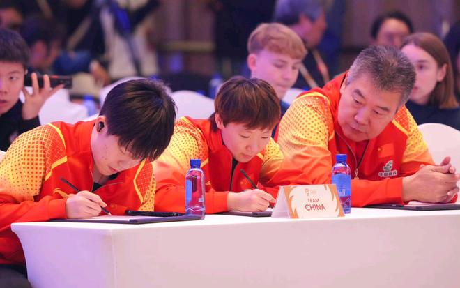 福建队在比赛中横扫对手,获得胜利 福建队在比赛中横扫对手,获得胜利