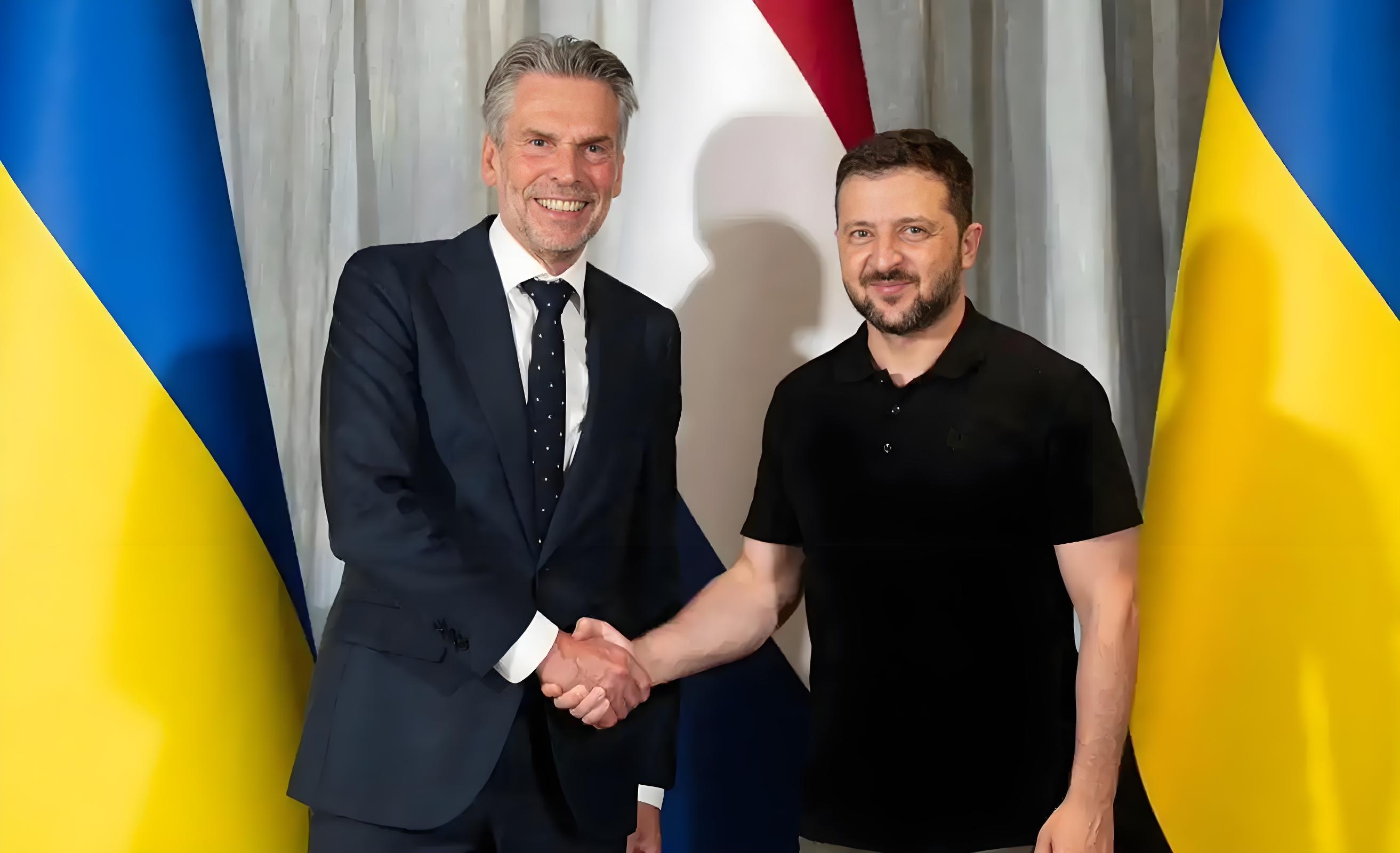 包含荷兰战胜乌克兰保持领先位置的词条 包含荷兰战胜乌克兰保持领先位置的词条