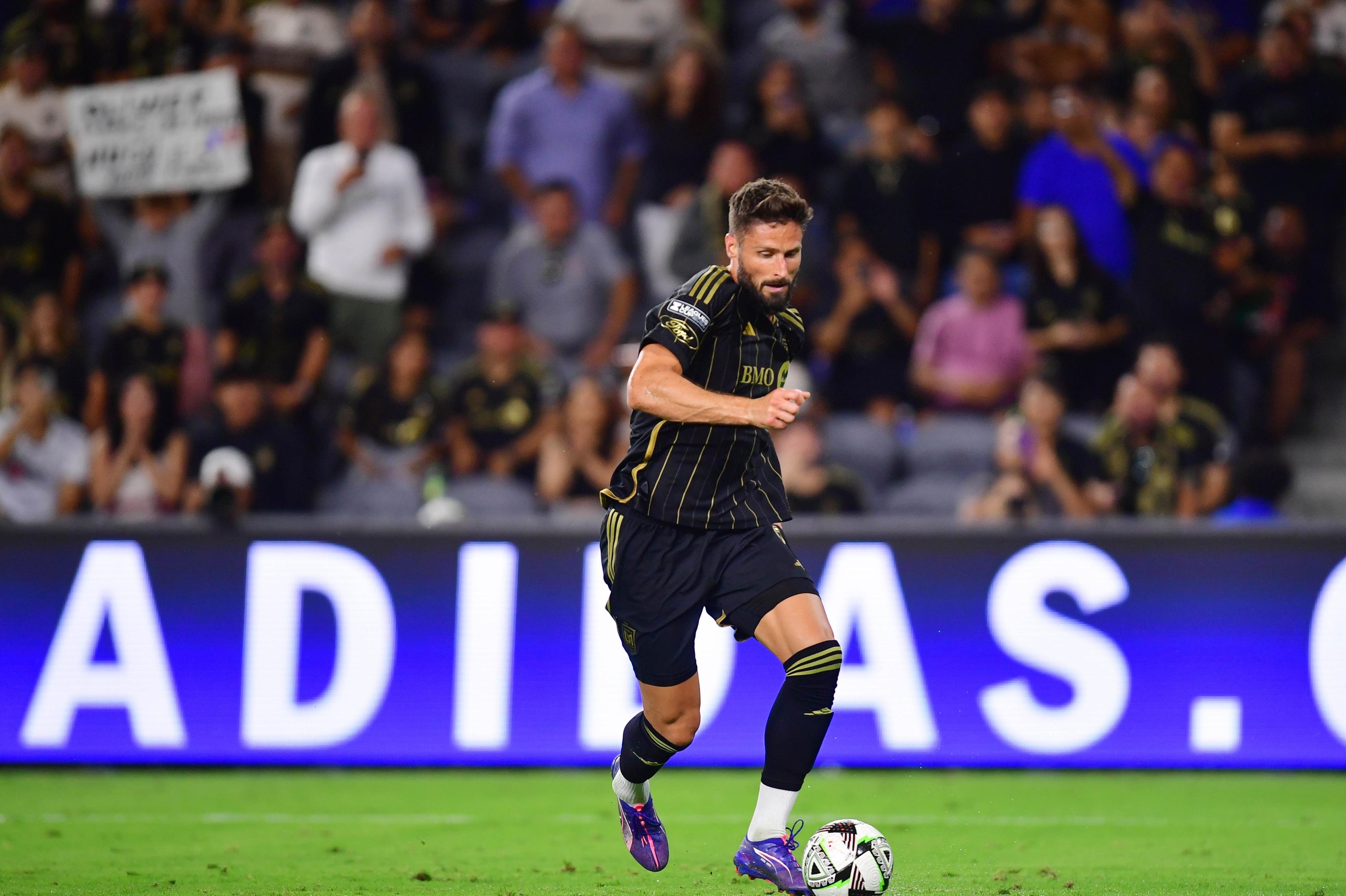 包含切尔西客场不敌维拉，遭遇联赛三连败的词条