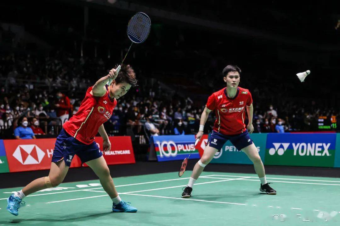 包含马来西亚队横扫日本队,黄鸭组合点燃赛场的词条 包含马来西亚队横扫日本队,黄鸭组合点燃赛场的词条