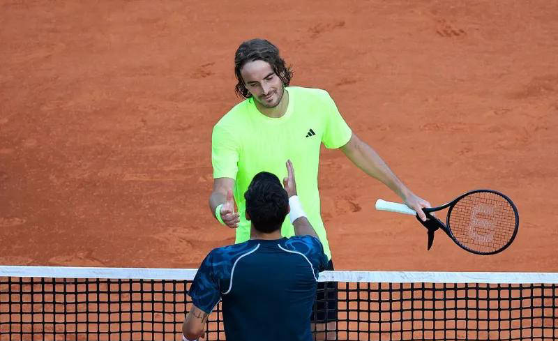 美国网球队翻盘澳大利亚网球队,西西帕斯爆发神勇的简单介绍 美国网球队翻盘澳大利亚网球队,西西帕斯爆发神勇的简单介绍