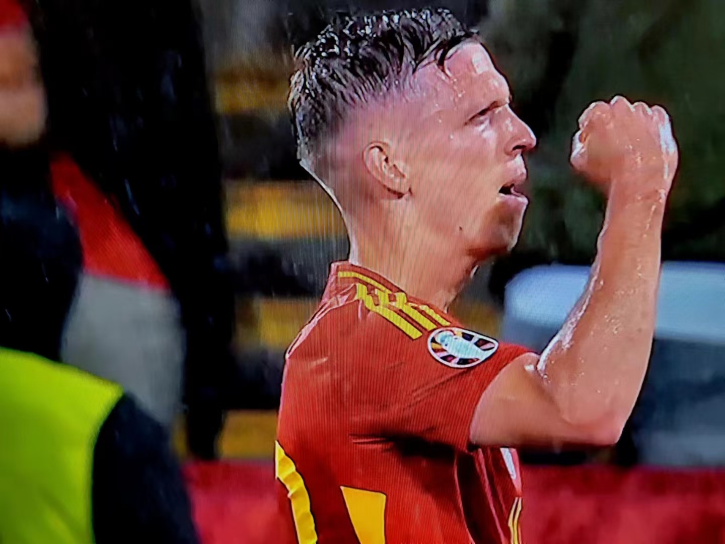 包含马德里竞技强势西班牙,本泽马三分雨点燃全场的词条 包含马德里竞技强势西班牙,本泽马三分雨点燃全场的词条