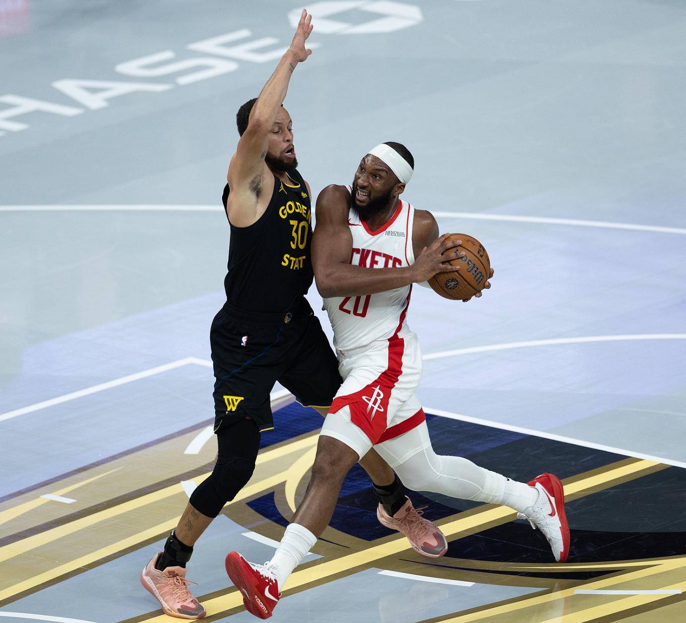 关键一战!球队在比赛中决胜负 关键一战!球队在比赛中决胜负