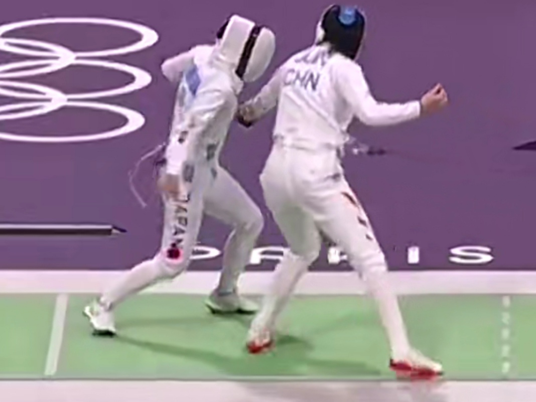 日本击剑选手夺冠，实力碾压